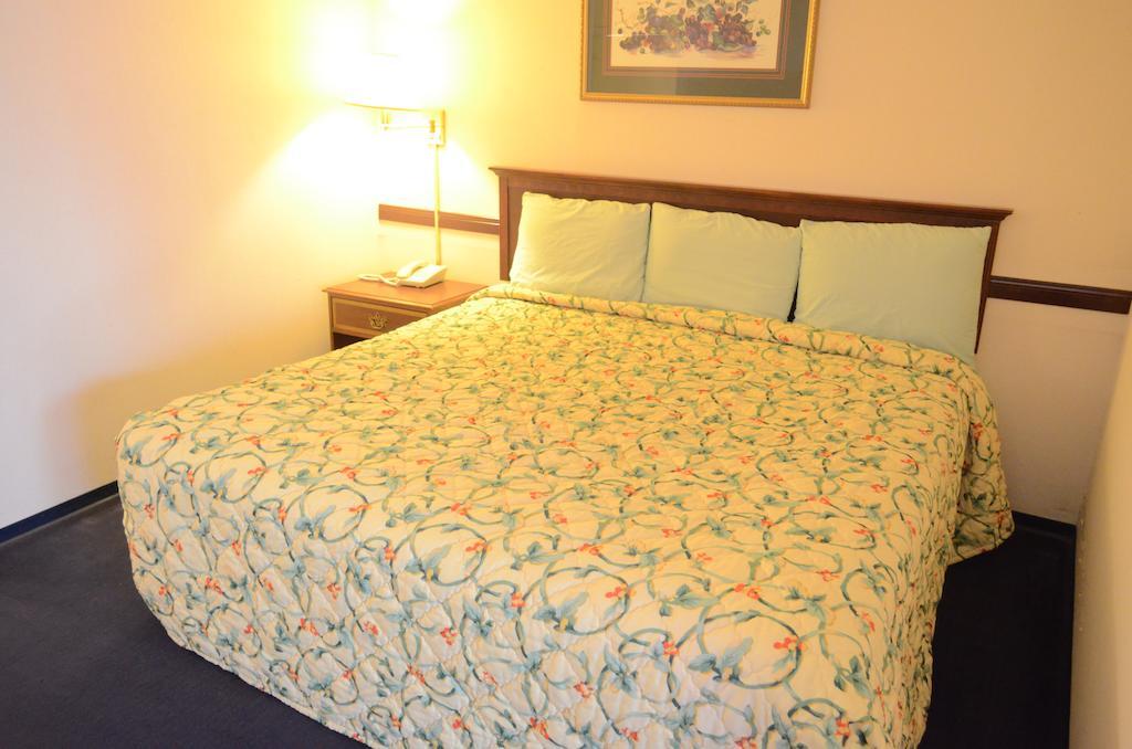 Bear Creek Inn Addicks Номер фото